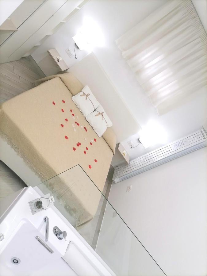 B&B Le Chic ซานตันโตนิโอ อาบาเต ภายนอก รูปภาพ
